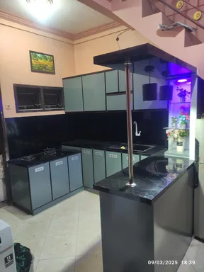 Kitchen set rumah tinggal Ibu Umi, Gresik, dikerjakan SBS
